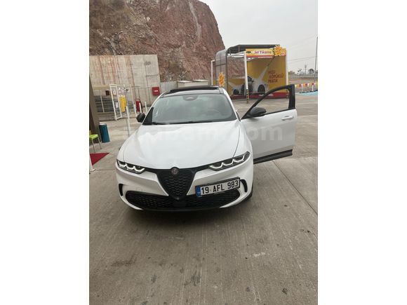 Sahibinden Alfa Romeo Tonale 1.5 VGT Veloce 2023 Model