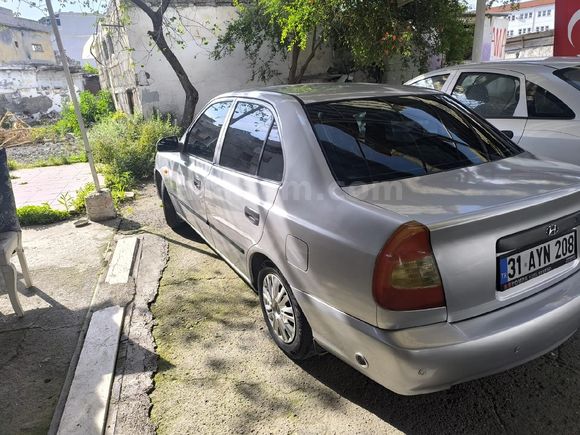 Sahibinden Hyundai Accent 1.3 LX 2000 Model İzmir
