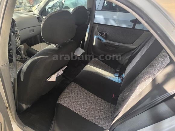 Sahibinden Hyundai Accent 1.3 LX 2000 Model İzmir