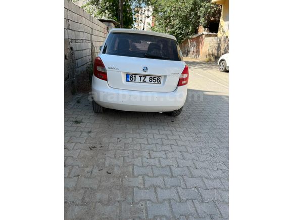 Sahibinden Skoda Fabia 1.2 Ambition 2014 Model  232000 km Beyaz