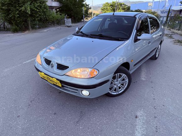 Galeriden Renault Megane 1.6 RTE 2000 Model 1.6 16 Valf klimalı Samsun