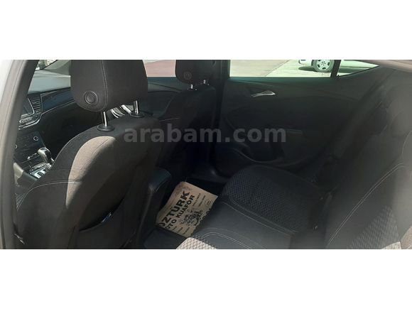 Sahibinden Opel Astra 1.4 T Dynamic 2017 Model  96.500 km Beyaz