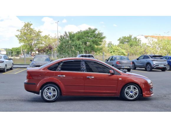 Sahibinden Ford Focus 1.6 Ghia 2006 Model