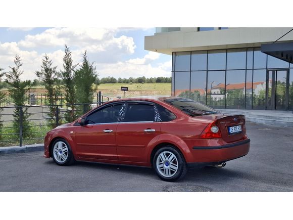 Sahibinden Ford Focus 1.6 Ghia 2006 Model