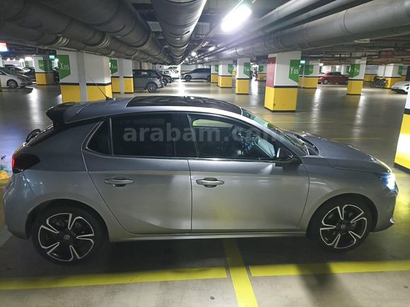 Boyasız Değişensiz Tramersiz Opel Corsa Cam Tavan 1.2 Ultimate 130 Beygir 2021 Çıkışlı