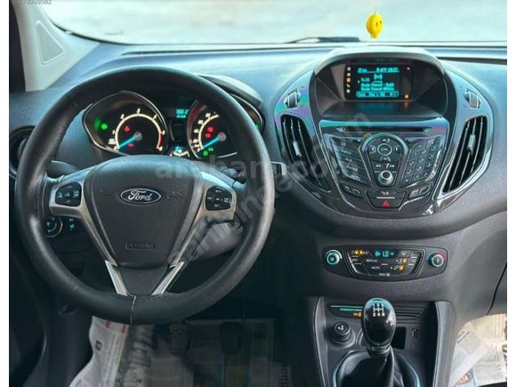 Sahibinden Ford Tourneo Courier 1.6 TDCi Titanium 2017 Model