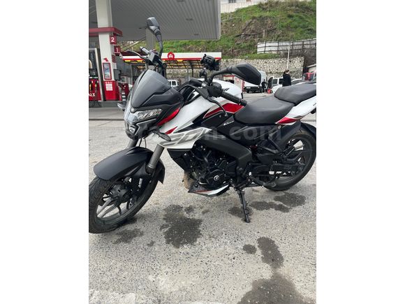 2500 km Bajaj Pulsar NS 200 UG