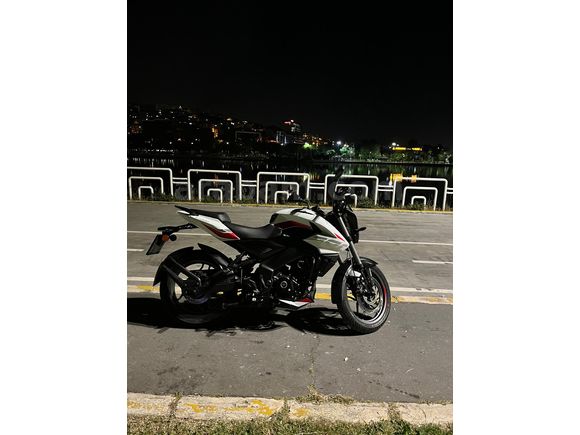 2500 km Bajaj Pulsar NS 200 UG