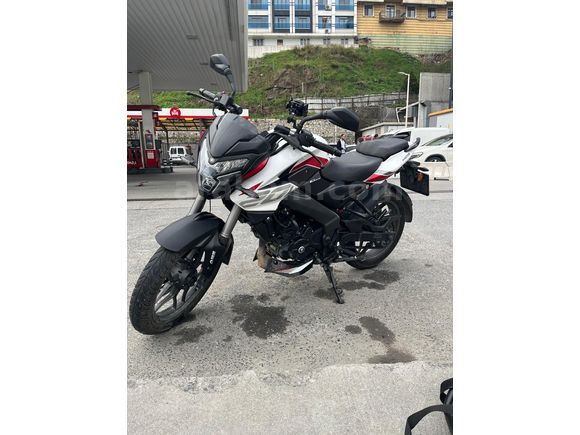 2500 km Bajaj Pulsar NS 200 UG
