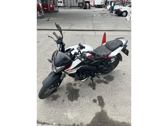2500 km Bajaj Pulsar NS 200 UG