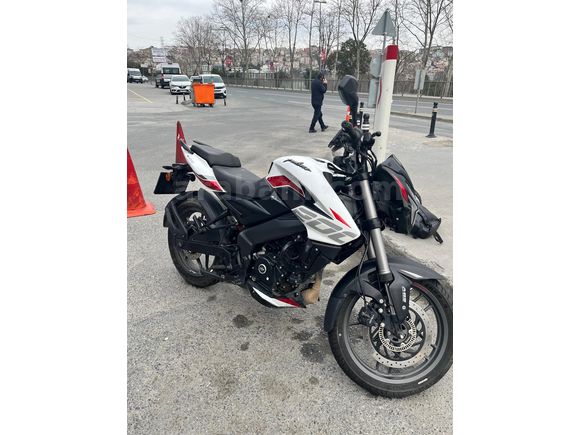 2500 km Bajaj Pulsar NS 200 UG