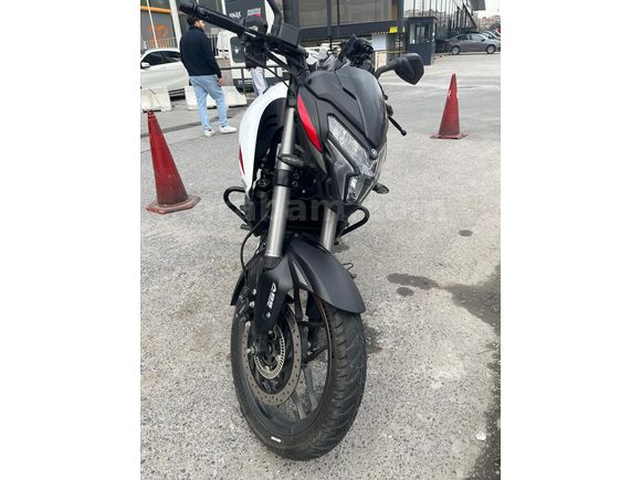 2500 km Bajaj Pulsar NS 200 UG