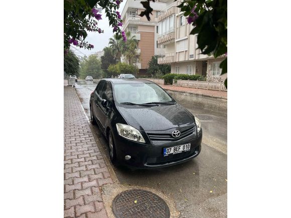 Sahibinden Toyota Auris 1.4 D-4D Comfort Extra 2012 Model  215.000 km Siyah