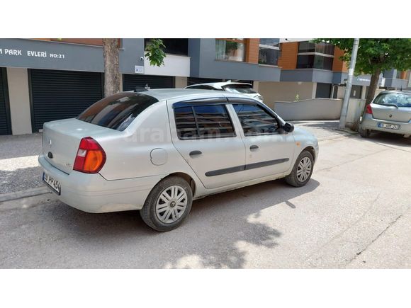 Sahibinden Renault Clio 1.4 RNA 2000 Model