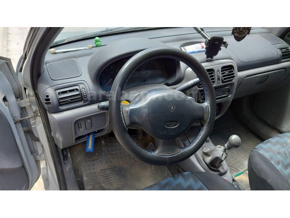 Sahibinden Renault Clio 1.4 RNA 2000 Model