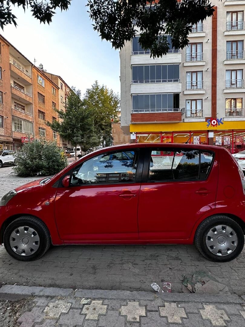 Sahibinden Daihatsu Sirion 1.3 Sporty 2006 Model Elazığ 235.000 km Kırmızı 3