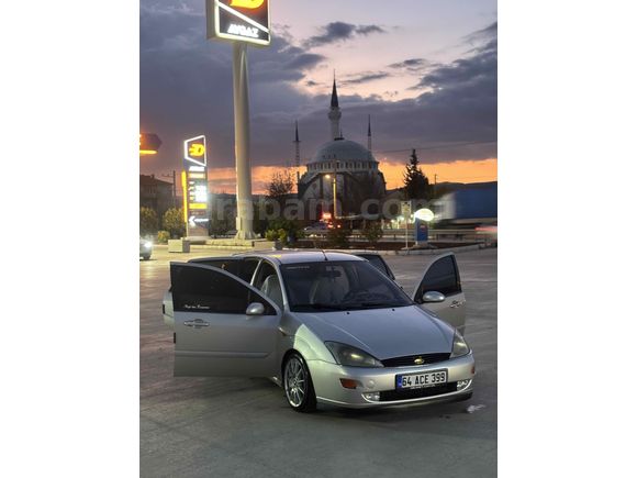 Sahibinden Ford Focus 1.6 Ghia 2000 Model 