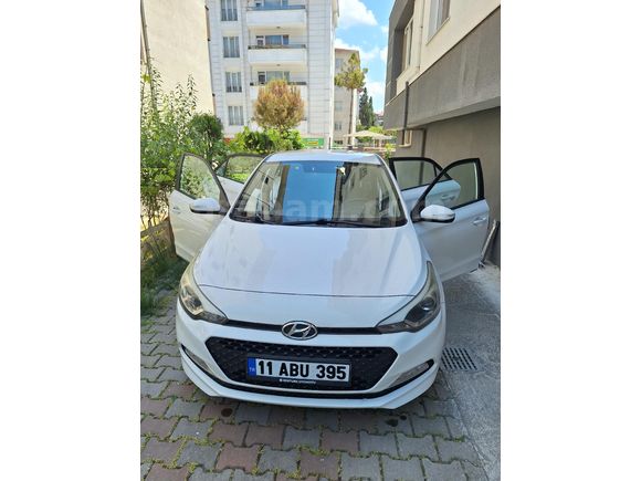 Sahibinden Hyundai i20 1.4 CRDi Style 2015 Model