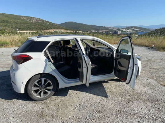 Sahibinden Hyundai i20 1.2 MPI Style 2017 Model 
