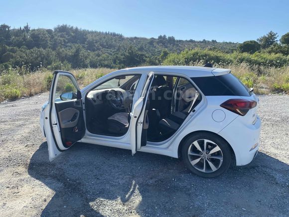 Sahibinden Hyundai i20 1.2 MPI Style 2017 Model 