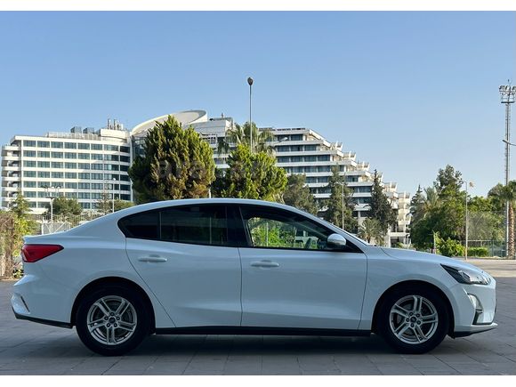 FORD FOCUS 1.5 TdCi EcoBlue 2021 "OTOMATİK VİTES" SERVİS BAKIMLI