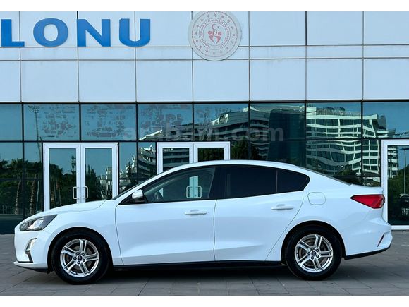 FORD FOCUS 1.5 TdCi EcoBlue 2021 "OTOMATİK VİTES" SERVİS BAKIMLI