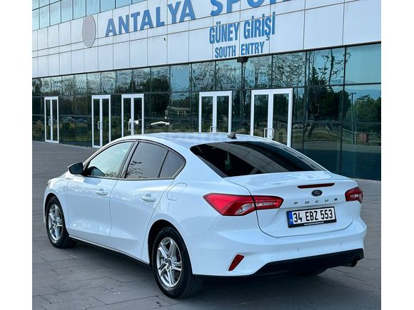 FORD FOCUS 1.5 TdCi EcoBlue 2021 "OTOMATİK VİTES" SERVİS BAKIMLI