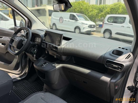 DİCLE OTO'dan 2025 MODEL HATASIZ 0.79 İLE FUL KREDİ+TAKAS İMKANI