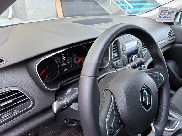 Sahibinden hatasız boyasız megane 4