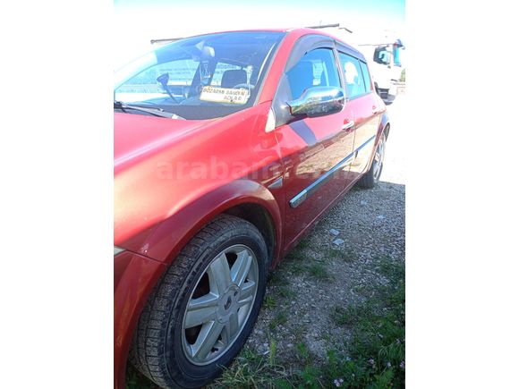 Sahibinden Renault Megane 1.6 Dynamique 2004 Model  193.000 km Kırmızı