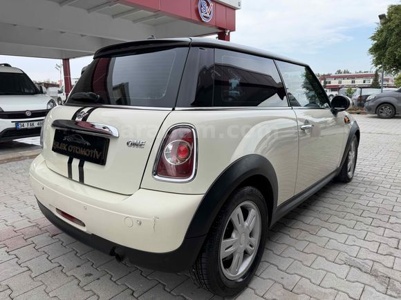 2012 MODEL MİNİ ONE 1.6 TÜRKİYE PAKETİ  160.000 KM