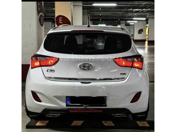 Sahibinden Hyundai i30 1.6 CRDi Style 2016 Model  148000 km Beyaz