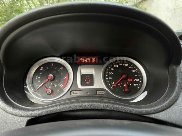 SAĞLIKÇIDAN DÜŞÜK KM DEĞİŞENSİZ 1.5 Dci