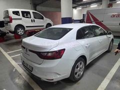 ÇITIR HASARLI 2022 MODEL MEGANE 4 OTOMATİK VİTES