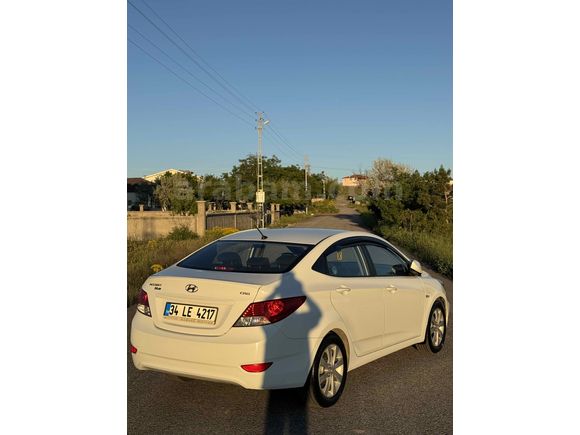 Sahibinden Hyundai Accent Blue 1.6 CRDI Mode Plus 2014 Model 
