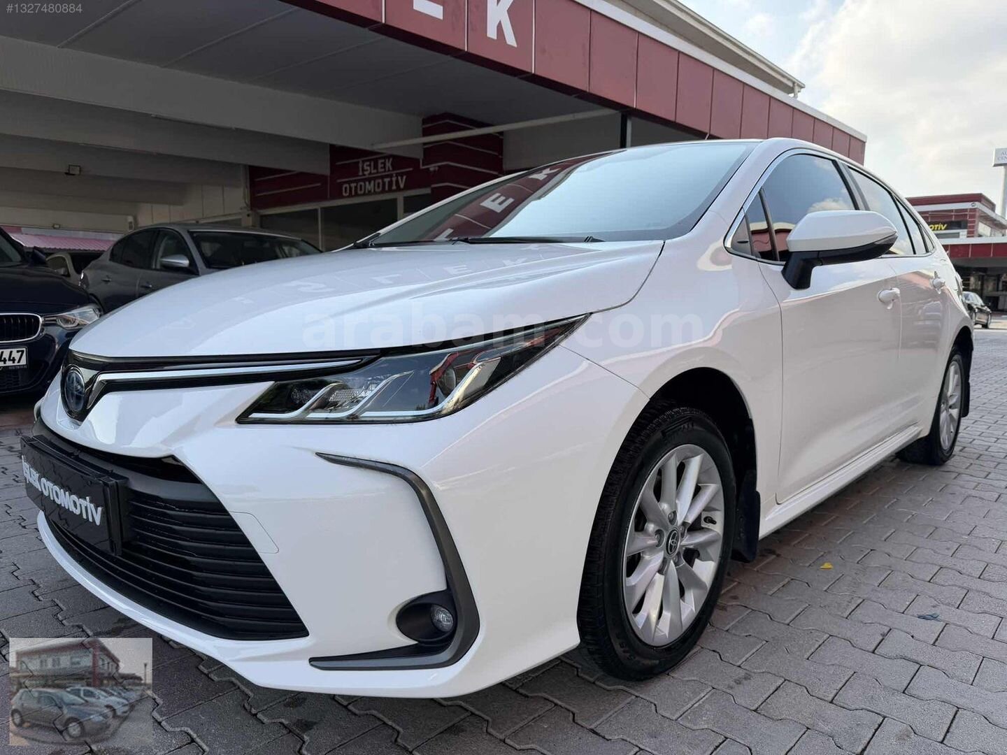 Galeriden Toyota Corolla 1.8 Hybrid Dream 2022 Model Adana 123.000 km Beyaz 3