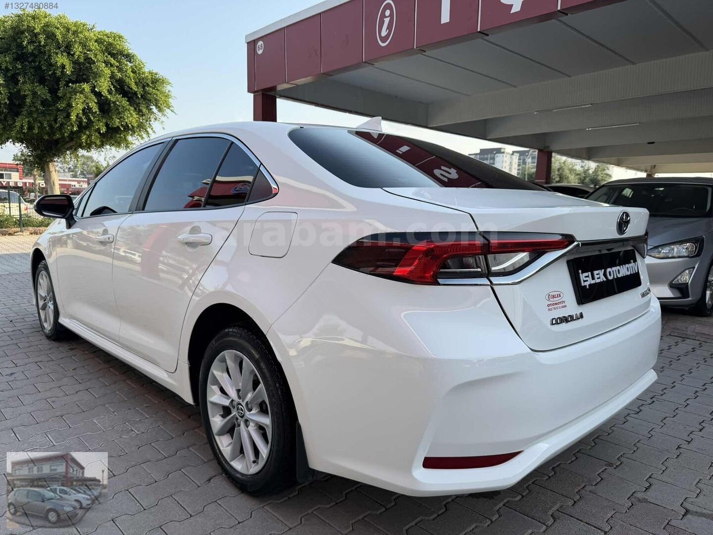 Galeriden Toyota Corolla 1.8 Hybrid Dream 2022 Model Adana 123.000 km Beyaz 7