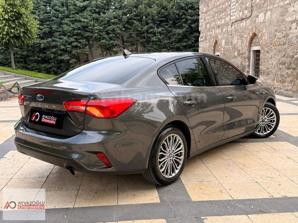 HATASIZ BOYASIZ TRAMERSİZ 69 BİN KM GERİ GÖRÜŞ KABLOSUZ ŞARJ