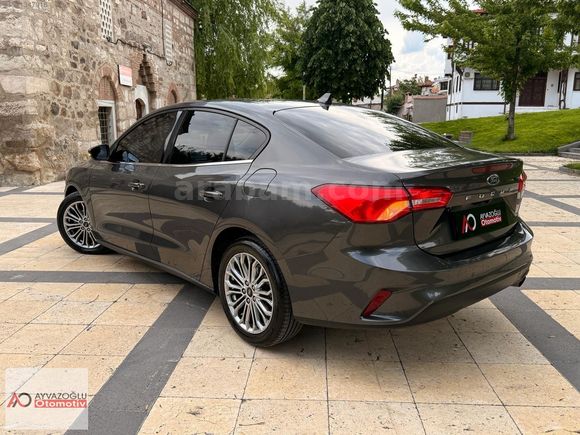 HATASIZ BOYASIZ TRAMERSİZ 69 BİN KM GERİ GÖRÜŞ KABLOSUZ ŞARJ