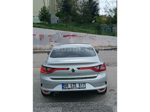 SAHİBİNDEN TEMİZ GARAJ ARACI MEGANE 4