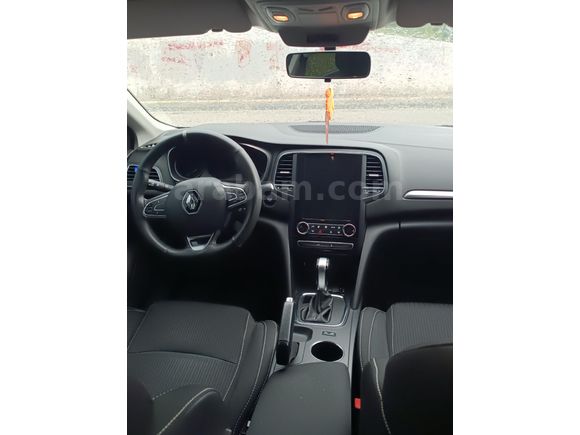 SAHİBİNDEN TEMİZ GARAJ ARACI MEGANE 4