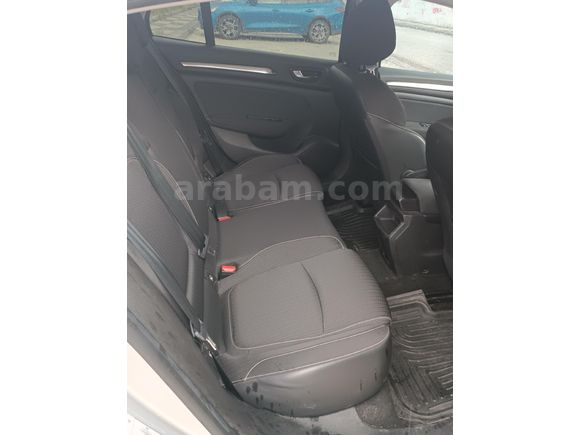 SAHİBİNDEN TEMİZ GARAJ ARACI MEGANE 4