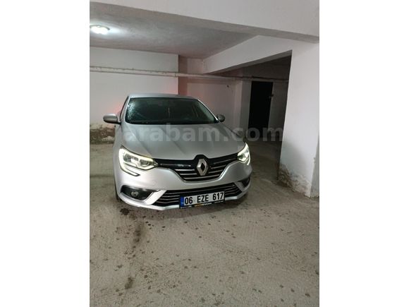 SAHİBİNDEN TEMİZ GARAJ ARACI MEGANE 4