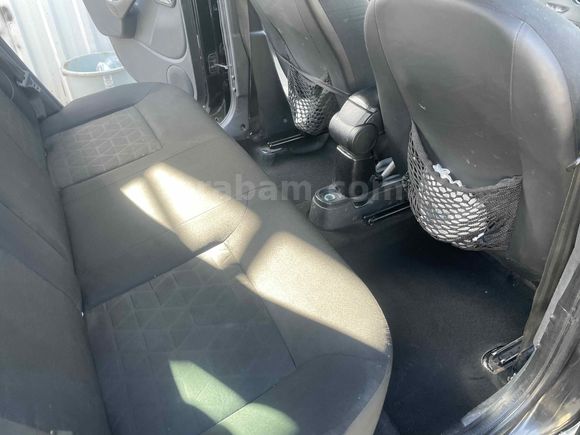 Sahibinden Dacia Duster 1.5 dCi Laureate 2015 Model  328.000 km Siyah
