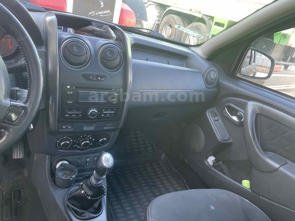 Sahibinden Dacia Duster 1.5 dCi Laureate 2015 Model  328.000 km Siyah