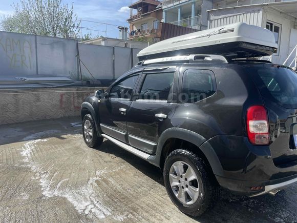 Sahibinden Dacia Duster 1.5 dCi Laureate 2015 Model  328.000 km Siyah