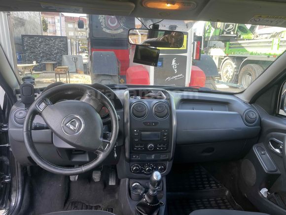 Sahibinden Dacia Duster 1.5 dCi Laureate 2015 Model  328.000 km Siyah