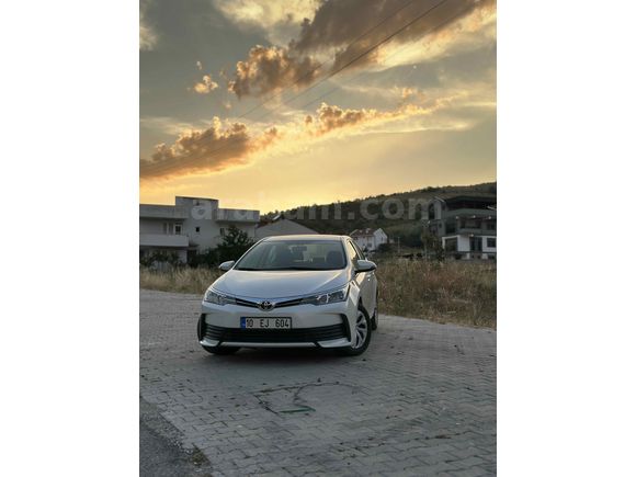 Sahibinden Toyota Corolla 1.33 Life 2017 Model  114.000 km Beyaz