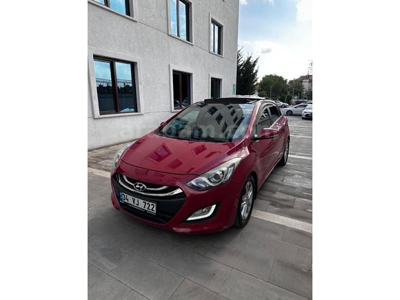 Sahibinden Hyundai i30 1.6 CRDi Elite 2014 Model  109.000 km Kırmızı
