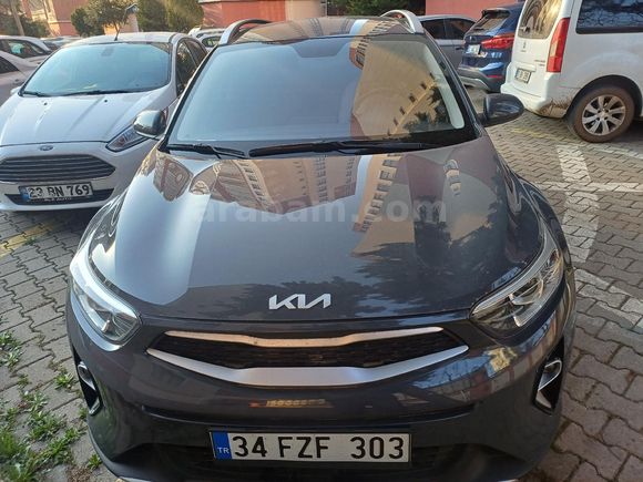 Sahibinden Kia Stonic 1.4 MPI Cool 2022 Model  26.000 km Gri